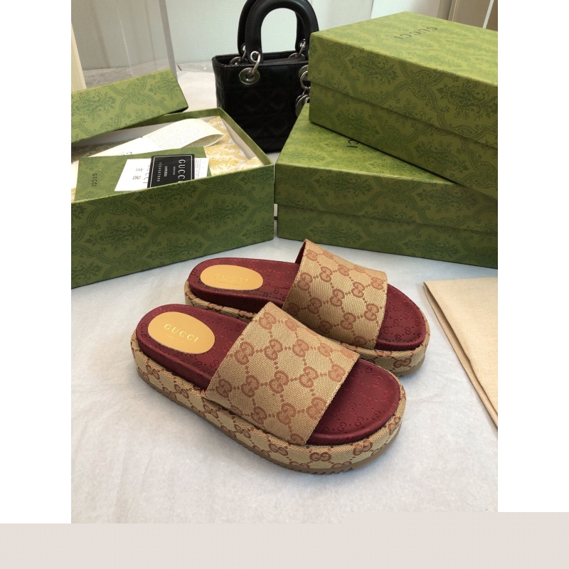 G*u*i slippers
